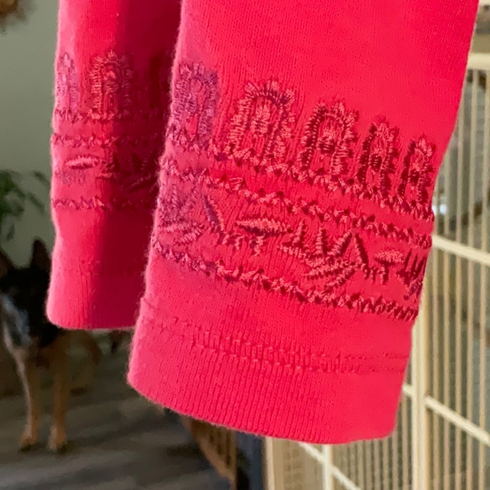 D & Co Pullover - Picture 4 of 7